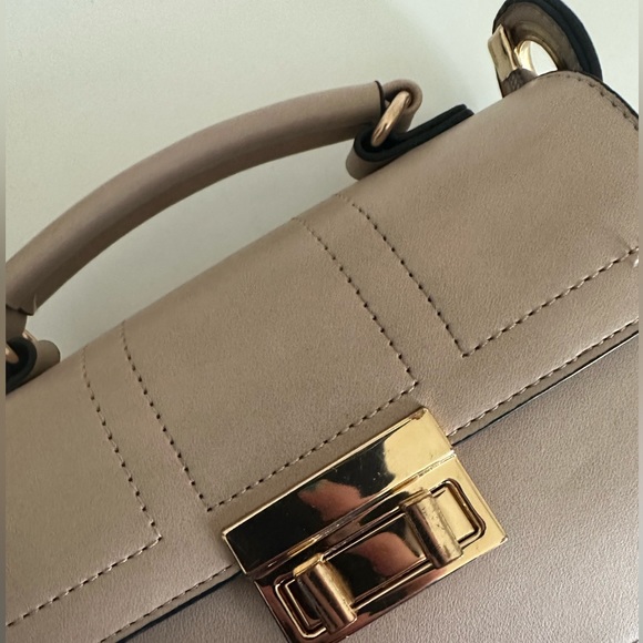 Beige/Light Brown Hand Bag - Picture 7 of 8